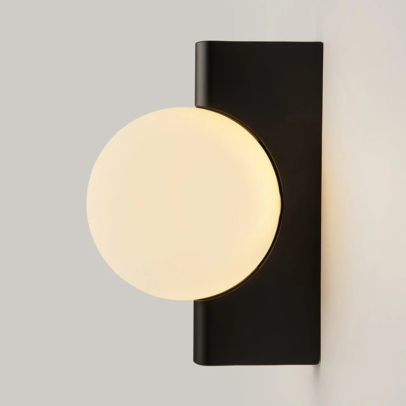 Wandleuchte – Schwarzes Finish, Metall Gestell, Glaskugel Design - Avant-garde | Maytoni