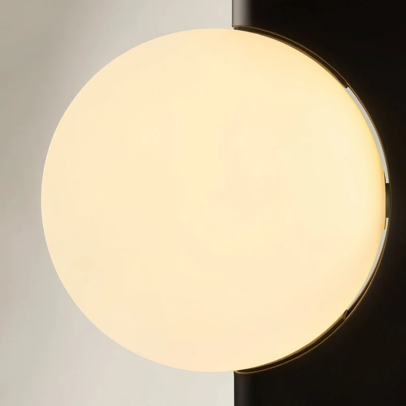 Wandleuchte – Schwarzes Finish, Metall Gestell, Glaskugel Design - Avant-garde | Maytoni