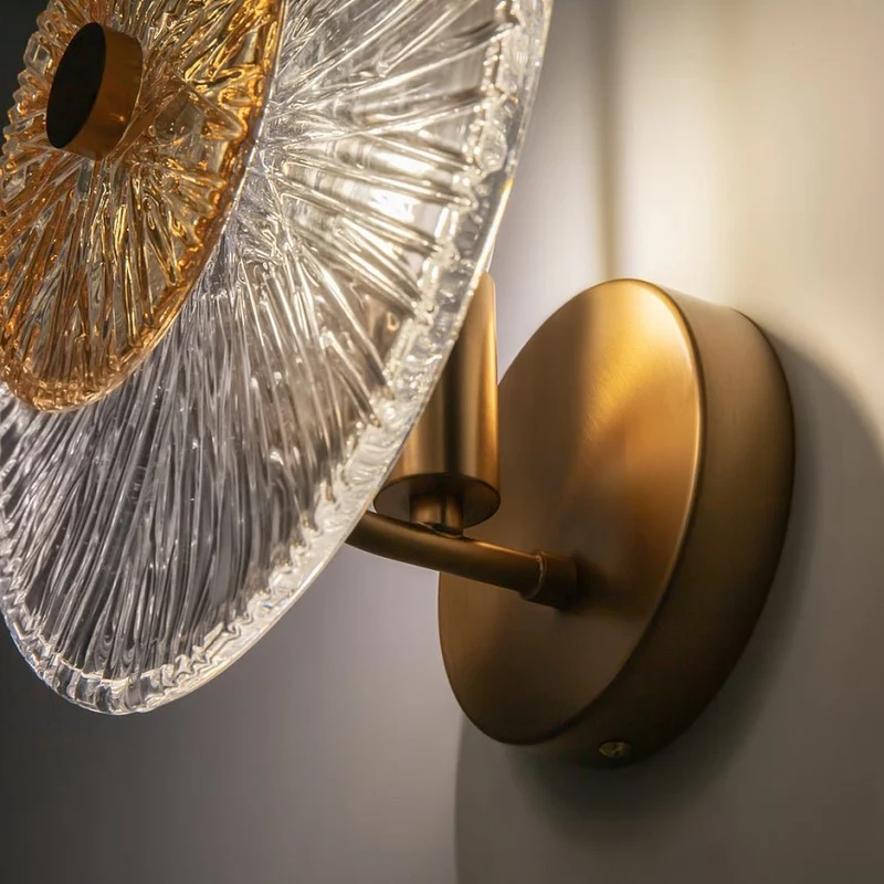 Wandleuchte – Bronzene Optik, Glasschirm, E14 Sockel - Aster | Maytoni