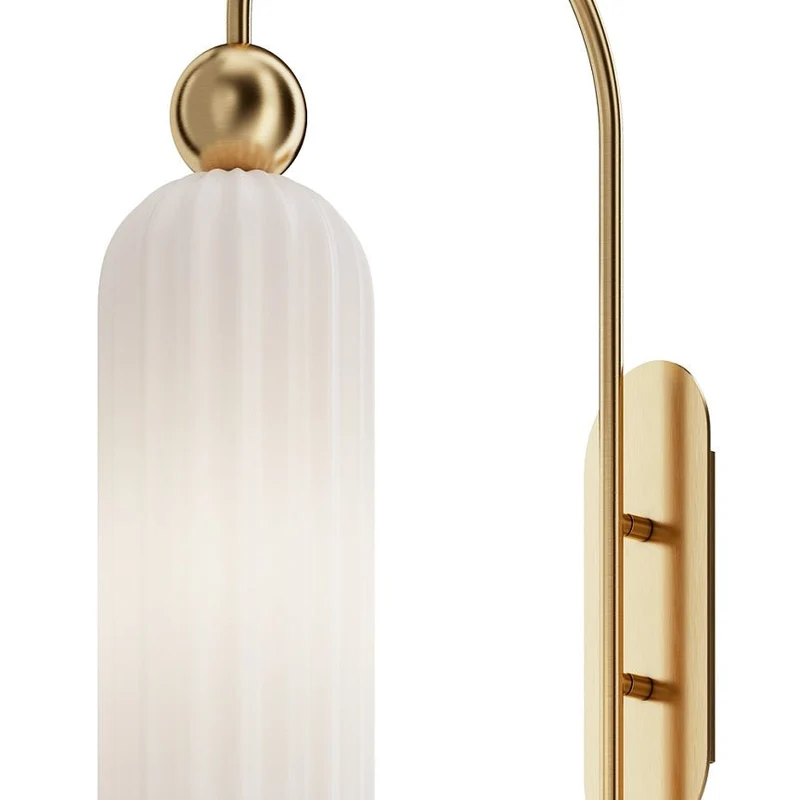 Wandleuchte – Weißes Glas, Schlanke Form, Gold Akzente - Antic | Maytoni