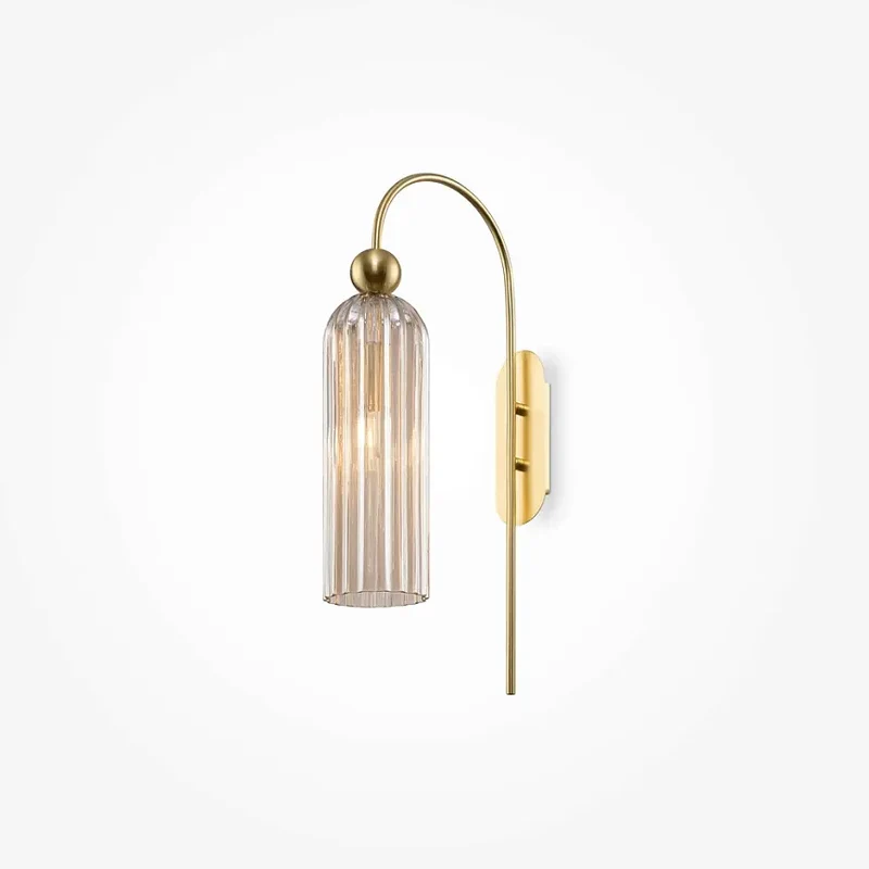 Wandleuchte – Kognak Glas, Schlanke Form, Gold Akzente - Antic | Maytoni