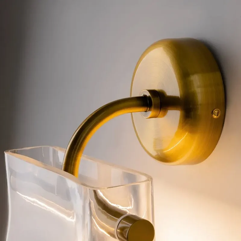 Wandleuchte – Messingfarbenes Metall, Glas, Warmweißes Licht, 27 cm Höhe - Cabaret | Maytoni