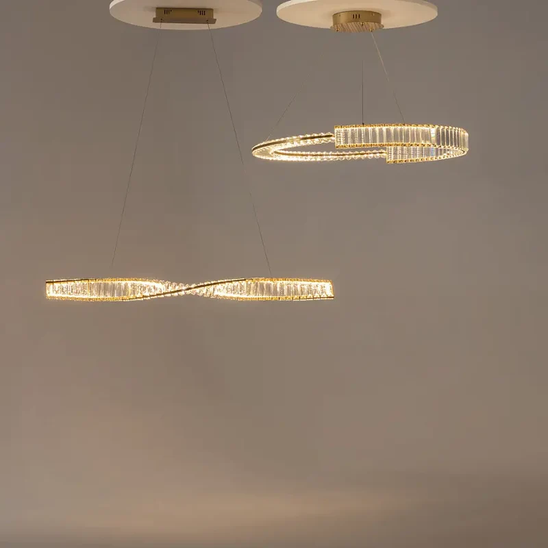 Pendelleuchte – Messingfarbenes Metall, 45 W Leistung, Warmweiß, Ø80 cm - Krone | Maytoni