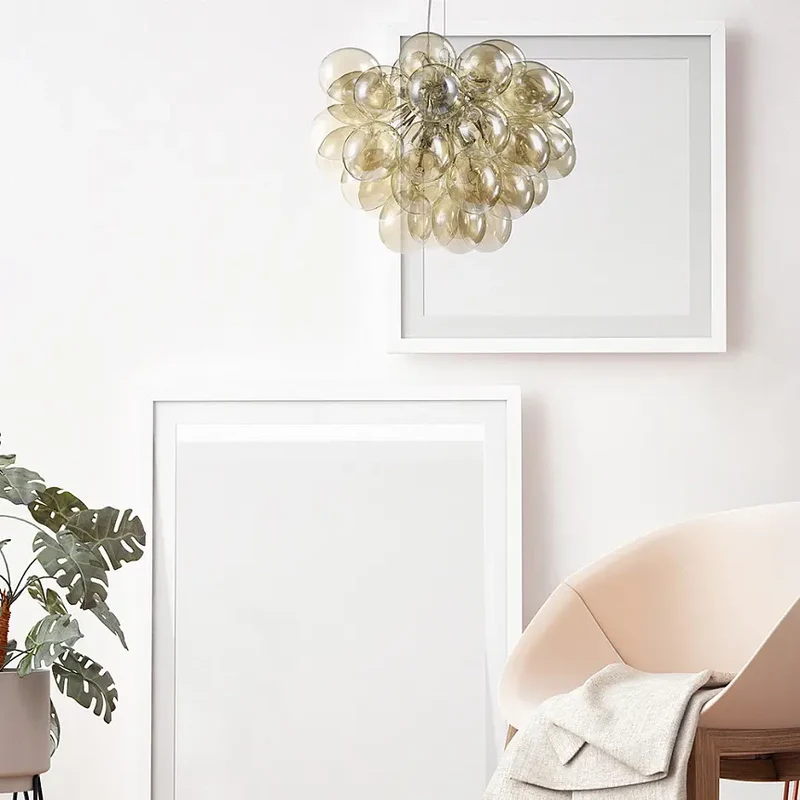 Pendelleuchte – Goldenes Metall, Runde Glasschirme, 8-flammig - Balbo | Maytoni