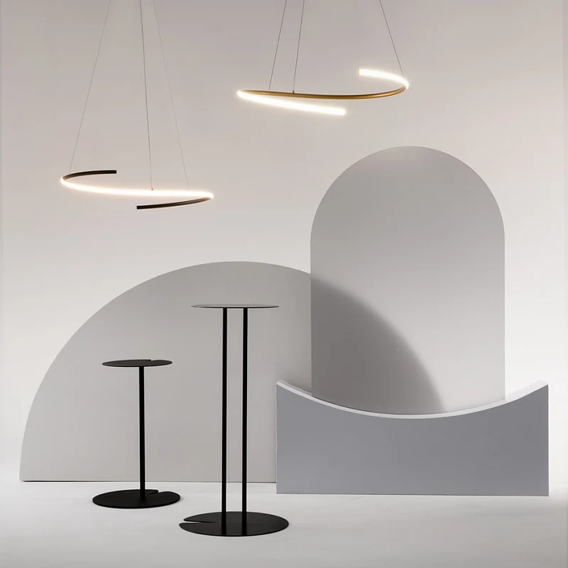 Pendelleuchte – Messingoptik, 60 cm Ring, 326 cm Höhe - Curve | Maytoni