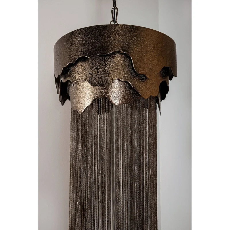 Pendelleuchte – Aluminiumkonstruktion, Gegossene Kettenelemente, Markantes Design – Lucass | PTMD