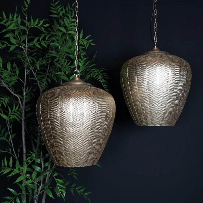 Pendelleuchte – Goldfarbenes Metall, Strukturierte Oberfläche, Bauchiges Design – Vesta | PTMD