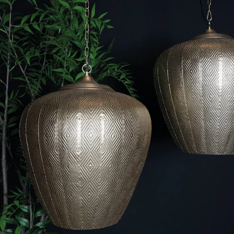 Pendelleuchte – Goldfarbenes Metall, Strukturierte Oberfläche, Bauchiges Design – Vesta | PTMD