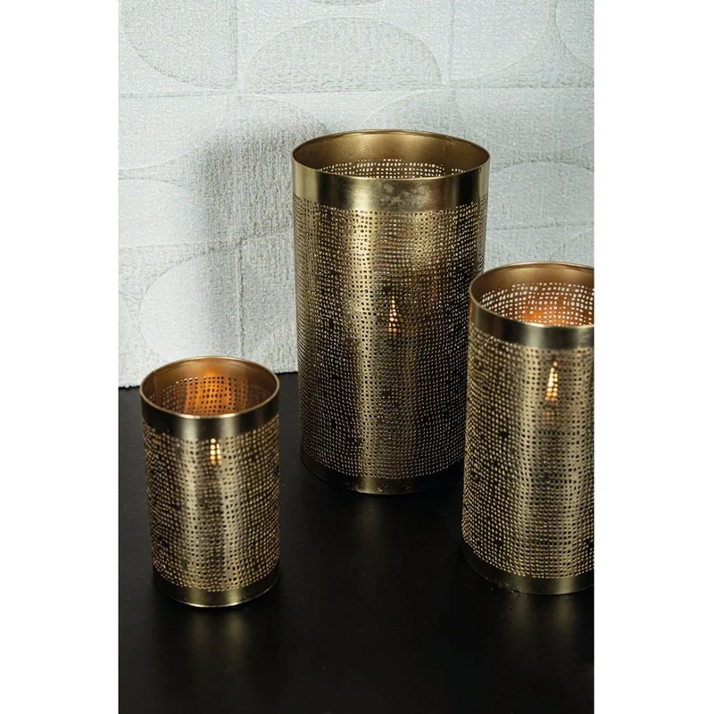 Windlicht – Goldfarbenes Eisen, Perforierte Oberfläche, Zylindrische Form – Devinjo | PTMD