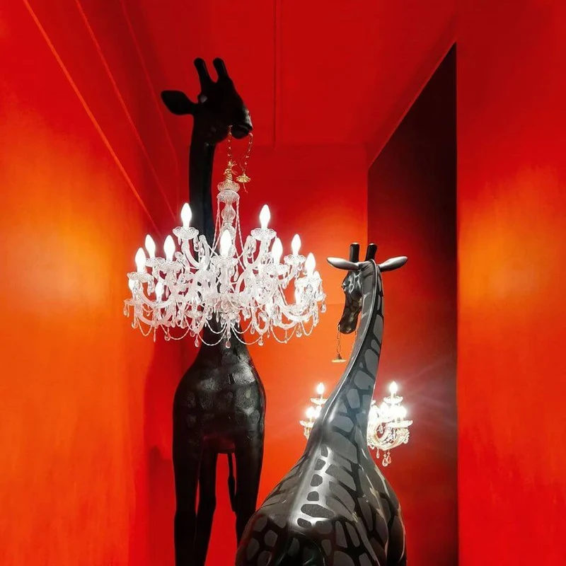 Giraffe in Love Stehleuchte 400cm Lebensgroß
