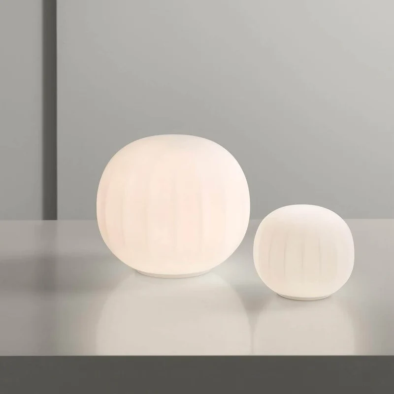 Luceplan Lita Tischlampe Ø 14cm Opal