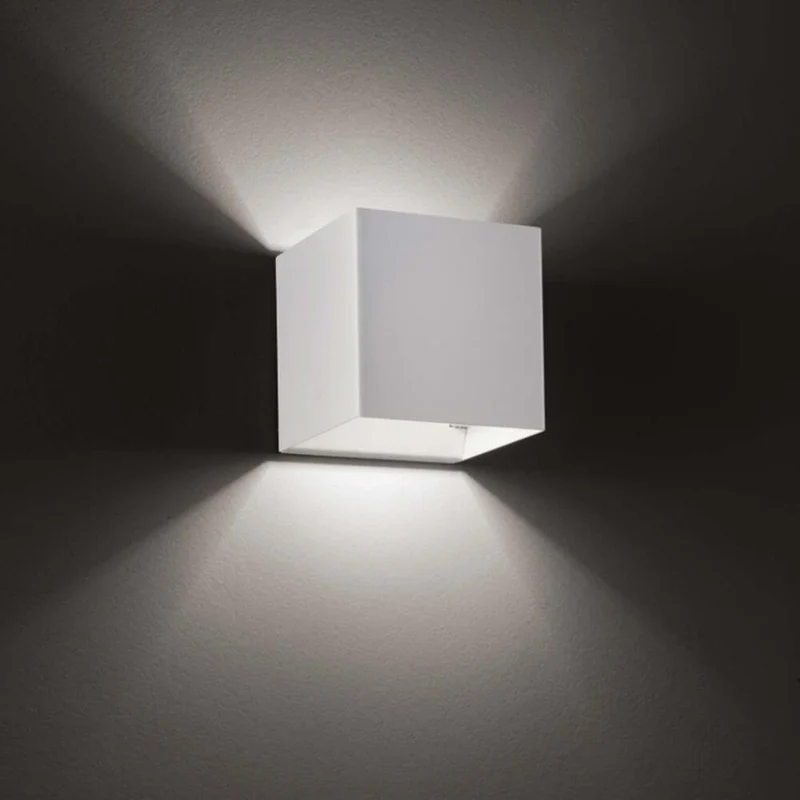 Lodes Laser 10x10 LED Wandleuchte 1800 lm