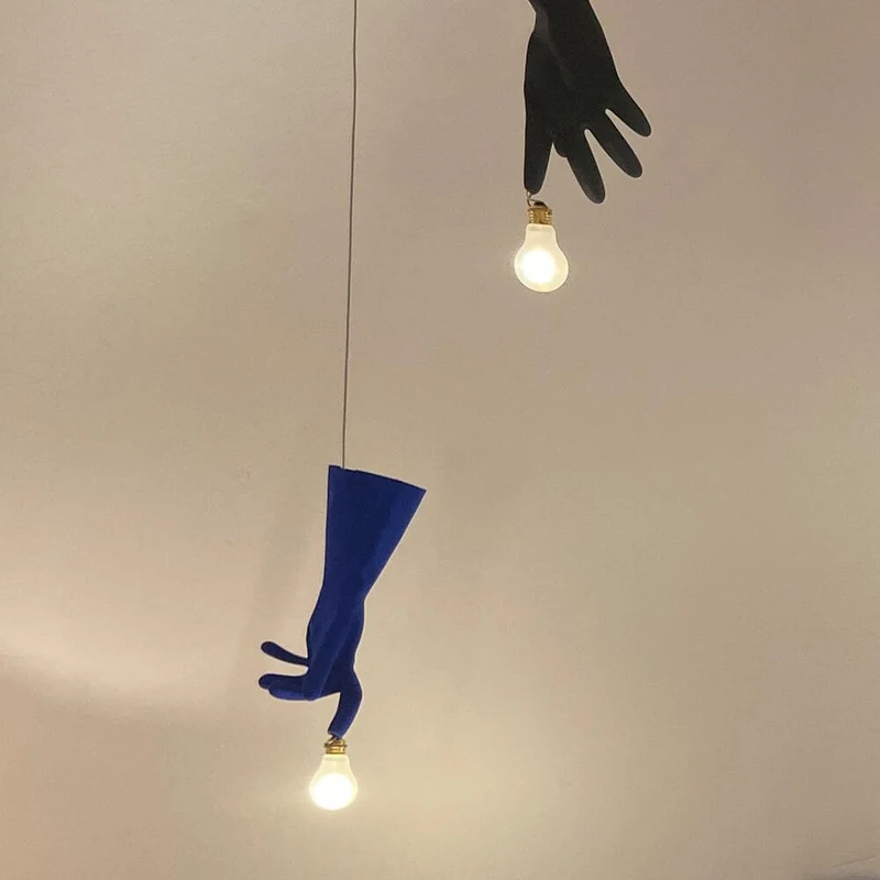 Ingo Maurer LED Hängeleuchte Black Luzy Handschuh
