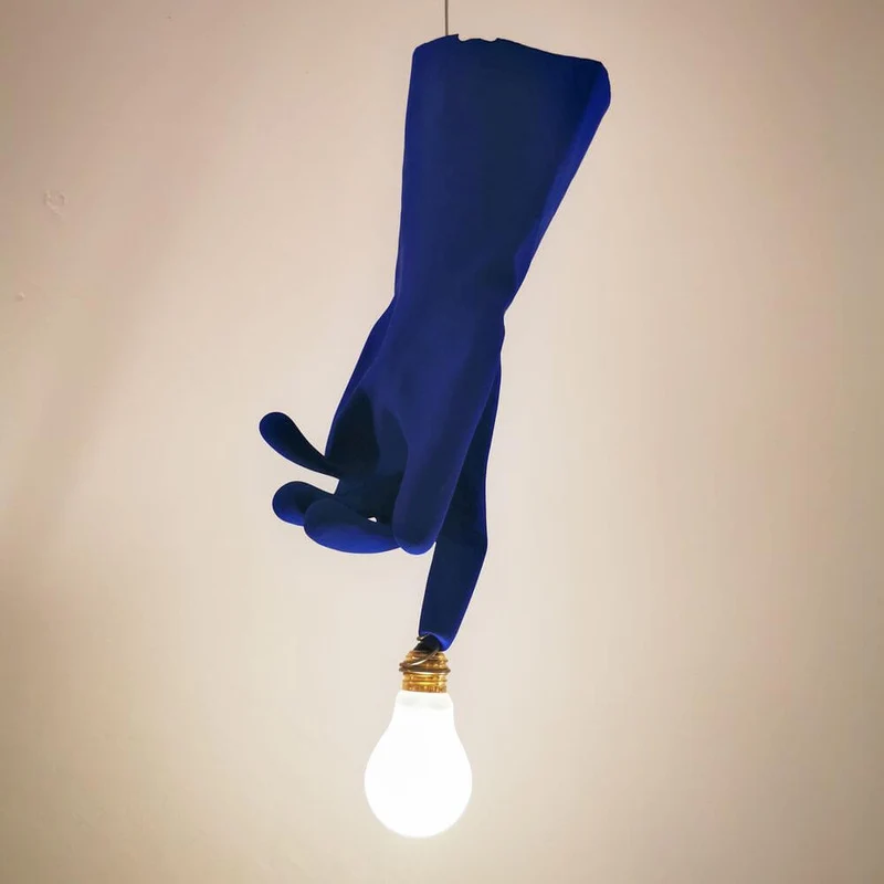 Ingo Maurer LED Pendellampe Blue Luzy Gummihandschuh